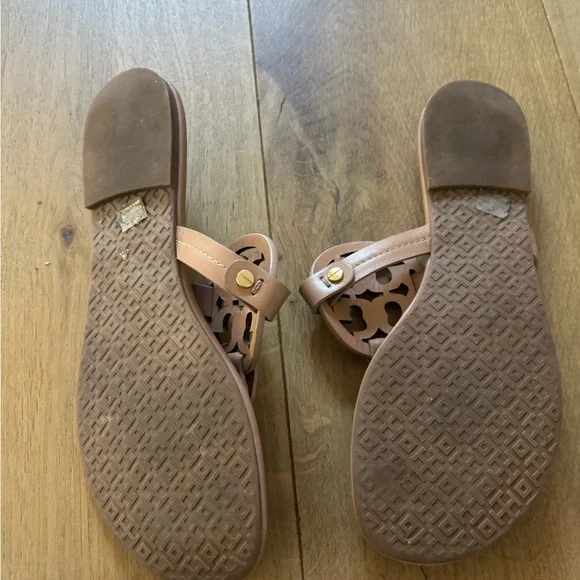 Tory Burch Tan Sandals - Picture 10 of 10